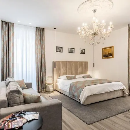 Πανσιόν Elixir Luxury - In The Old Town