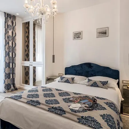 Πανσιόν Elixir Luxury - In The Old Town 4*