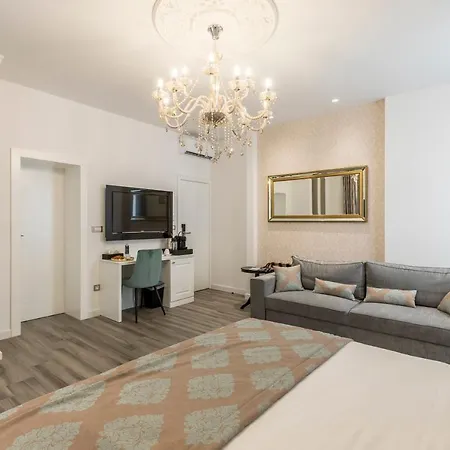Guest house Elixir Luxury - In The Old Town