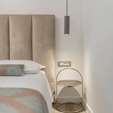 Elixir Luxury - In The Old Town Pensión